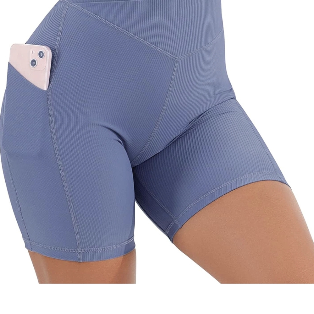 Ribbed light blue biker shorts
